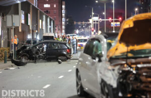 Veel schade na fors ongeval Neherkade Den Haag