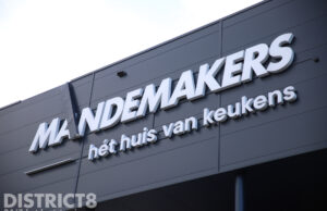 Dakrand losgeraakt bij Mandemakers ‘s-Gravenzandseweg Wateringen