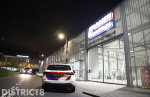 Inbrekers zagen gat in dak en slaan op de vlucht Waldorpstraat Den Haag