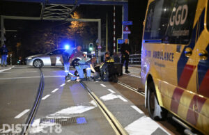 Fietser en scooterrijder gewond bij ongeval Geestbrug Rijswijk