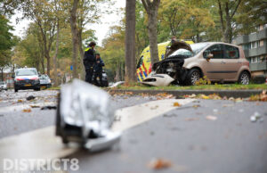 Auto botst tegen boom; twee gewonden Generaal Spoorlaan Rijswijk