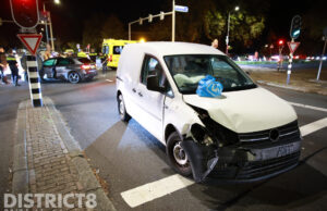 Gewonde na botsing tussen auto en bestelbusje Prins Bernhardlaan Voorburg
