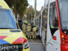 Twee gewonden bij aanrijding tussen tram en auto Fruitweg Den Haag