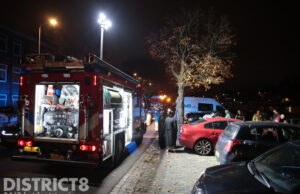 Dronken man valt in het water Soestdijksekade Den Haag