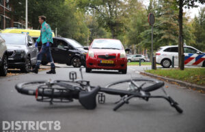 Kind gewond na aanrijding met auto Thorbeckelaan Den Haag