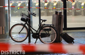 Openbaar vervoer rond Centraal Station stilgelegd door bommelding Rijnstraat Den Haag