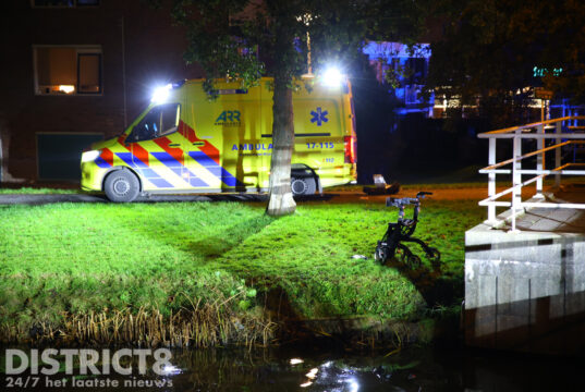 Jongens redden zwaargewond persoon uit ijskoud water Kluiskade Maasland