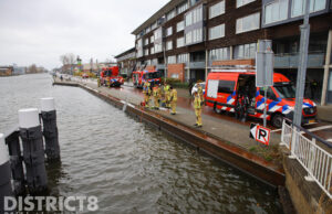 Massale brandweerinzet nadat magneetvisser scooter aantreft Schieweg Delft