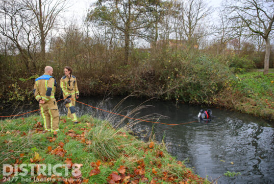 Brandweer rukt groots uit na melding persoon te water Hoogspanningspad Delft