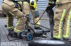 Cilinders vliegen in brand in autogarage Harnaschdreef Den Hoorn