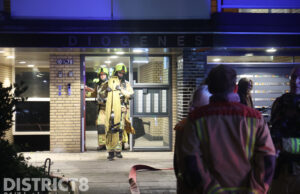 Gewonde bij brand in flat; brandweer schaalt op Griekenlandlaan Zoetermeer