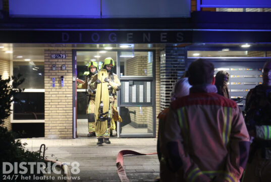 Gewonde bij brand in flat; brandweer schaalt op Griekenlandlaan Zoetermeer