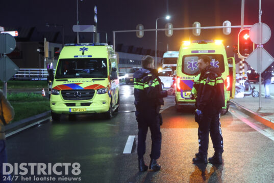 Scooterrijder zwaargewond na aanrijding met auto Burgemeester Elsenweg Naaldwijk