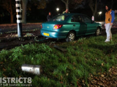 Tramverkeer gestremd nadat auto vast komt te zitten op tramrails Genestetlaan Rijswijk