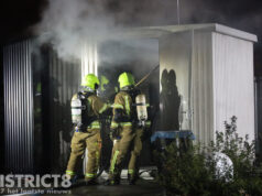 Brandweer druk met blussen transformatorstation Transportweg Maasdijk