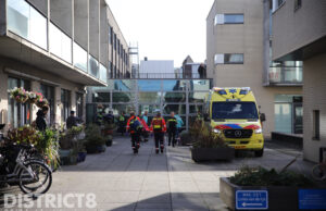 Slachtoffer van steekpartij zwaargewond op dak van parkeergarage Fahrenheitstraat Den Haag