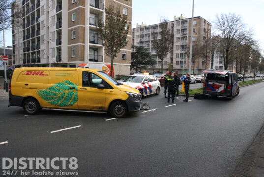 Fietsster gewond na aanrijding met busje Groen van Prinstererlaan Den Haag