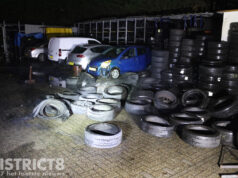 Veel rookontwikkeling door brandende stapel autobanden Kerketuinenweg Den Haag