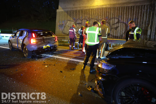 Veel schade na kop-staart aanrijding A4 Rijswijk