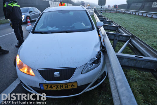Automobilist raakt macht over stuur kwijt en ramt vangrail Wippolderlaan Wateringen