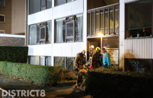 Rookontwikkeling bij woningbrand Van Almondestraat Delft