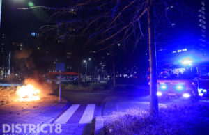 Onrustige avond in Delft: meerdere scooterbranden en politie-ingrijpen rond Papsouwselaan Delft