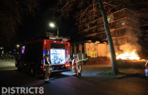 Inhoud van afzetcontainer in brand gestoken Aart van der Leeuwlaan Delft