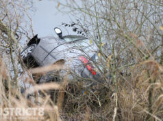 Automobilist rijdt van talud en belandt in sloot afrit A4 Schipluiden