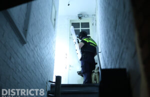 Politie doet inval na melding van steekpartij Doldersestraat Den Haag