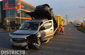 Veel schade bij frontale aanrijding op industrieterrein ‘s-Gravenzandseweg Wateringen