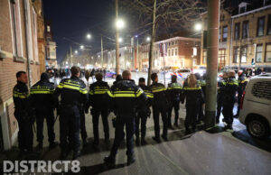 Ontruiming en aanhoudingen na vechtpartij tijdens feest bij Paard Prinsegracht Den Haag