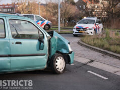 Veel schade na aanrijding tussen auto en aanhanger Machiel Vrijenhoeklaan Den Haag