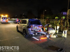 Auto zwaar beschadigd bij kop-staartbotsing Burgemeester Elsenweg Naaldwijk