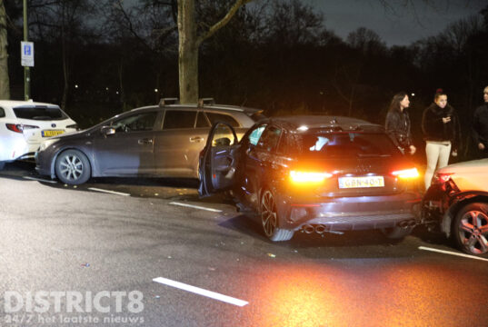 Opnieuw meerdere geparkeerde auto’s geramd bij ongeval Vreeswijkstraat Den Haag