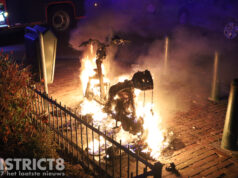 Gestolen scooter in brand gestoken Ermelostraat Den Haag