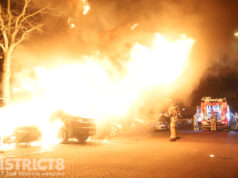 Vier geparkeerde voertuigen zwaar beschadigd door brand Jacob Schorerlaan Den Haag