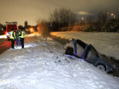 Auto raakt te water: bestuurder aangehouden Rijksstraatweg Delfgauw