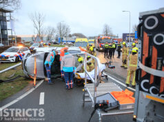 Auto op z’n kant na eenzijdig ongeval Oude Liermolenweg De Lier