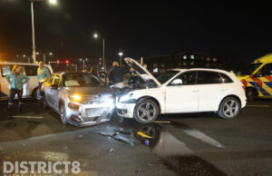 Aanzienlijke schade na botsing tussen twee auto’s Veluweplein Den Haag