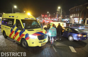Flinke schade na botsing tussen personenauto en bestelauto Zuiderparklaan Den Haag