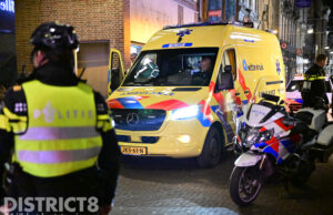 Ambulancemedewerkers aangevallen door dronken man Spuistraat Den Haag
