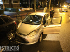 Automobiliste botst op geparkeerde auto’s Huis te Landelaan Rijswijk