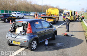 File na kop-staart aanrijding tussen twee voertuigen A13 Delft
