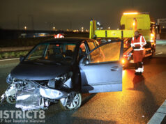 Automobiliste klapt in vangrail en raakt bergingsauto A13 Den Haag