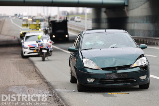 Gewonde na kop-staart botsing op snelweg A4 Den Hoorn