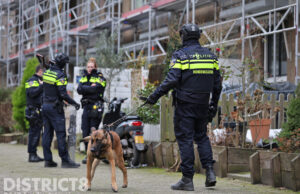 Man gewond aan hoofd bij steekpartij: verdachte aangehouden Aart van der Leeuwlaan Delft