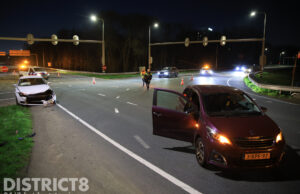 Opnieuw aanrijding op berucht punt: twee voertuigen beschadigd N470 Delft