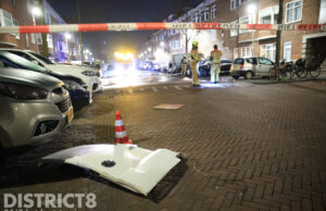 Busje explodeert in Haagse straat; meerdere woningen beschadigd Van Zeggelenlaan Den Haag