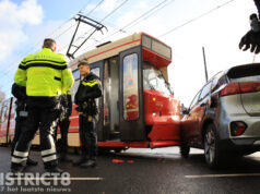 Tramverkeer gestremd na ongeval tussen taxi en tram Wateringsevest Delft