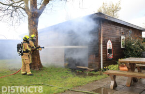 Flinke rookontwikkeling door brand in garagebox Van Rossemweg Delft